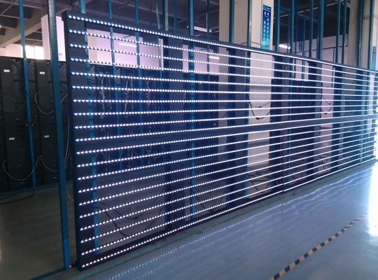 Écran à LED transparent pour fenêtres Taille du panneau 1000 mm Écran à LED en maille 32768 points/M2 Densité de pixels