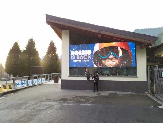 Écrans de panneaux muraux vidéo LED extérieurs géants pour l'affichage