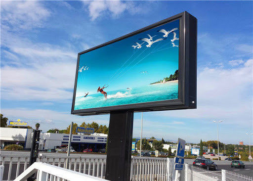 GCL P4mm P5.57mm P6.67 Affichage vidéo LED résistant à l'eau en extérieur incurvé Taille du panneau de signalisation 960*960 mm