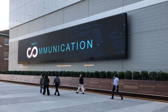 Affichage LED haute définition en extérieur P1.953mm Solution professionnelle pour les applications extérieures
