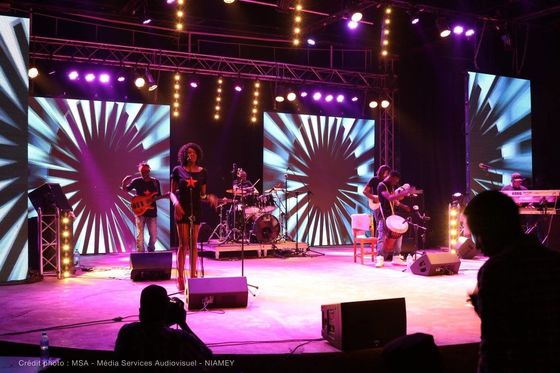 GOB P1.5 P1.9 Location intérieure Événements arrière-plan Écran LED Scène de mariage Décoration du mur vidéo LED