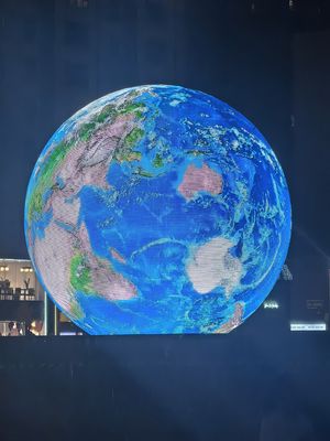 Bon prix Boîtier d'écran sphérique géant personnalisé avec module souple P4/P6mm pour extérieur en ligne